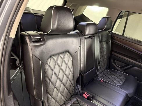 Used 2024 Volkswagen Atlas SEL Premium R-Line AWD/4WD image 25