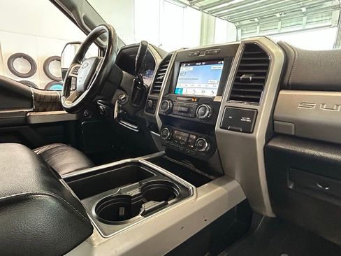 Used 2019 Ford F250 Lariat w/ Lariat Value Package AWD/4WD image 37