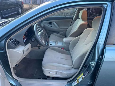 Used 2011 Toyota Camry image 10