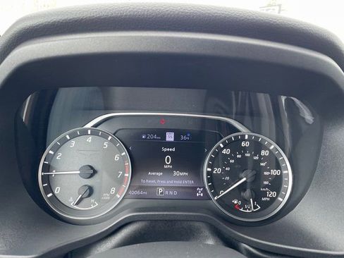 Used 2022 Nissan Titan SV w/ SV Convenience Package image 17