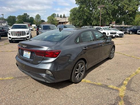Used 2024 Kia Forte LXS FWD image 5