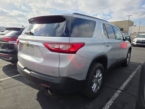 Used 2021 Chevrolet Traverse LT image 4