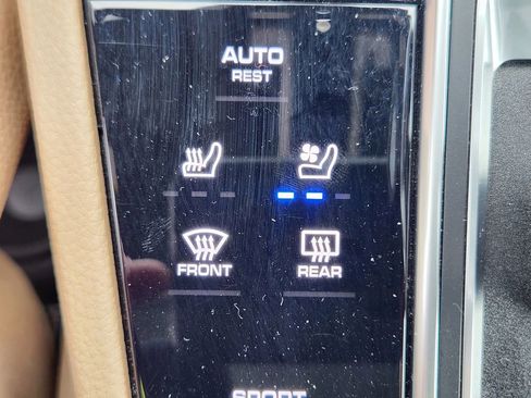 Used 2023 Porsche Cayenne Platinum Edition image 27