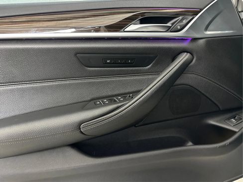 Used 2019 BMW 530i xDrive w/ Convenience Package image 26