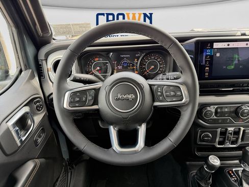Used 2026 Jeep Wrangler Unlimited Sahara AWD/4WD image 20