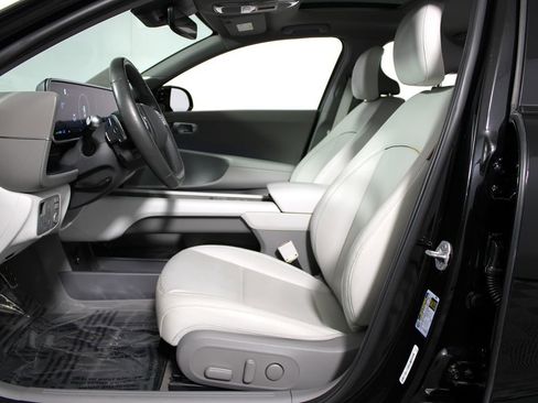 Used 2024 Hyundai Ioniq 6 Limited image 30