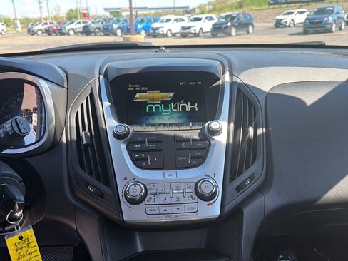 Used 2016 Chevrolet Equinox LTZ w/ Enhanced Convenience Package FWD image 11