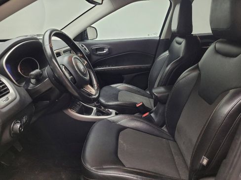 Used 2018 Jeep Compass Latitude w/ Popular Equipment Group FWD image 17