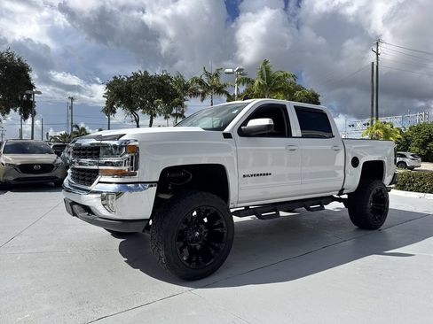 Used 2018 Chevrolet Silverado 1500 LT w/ All Star Edition AWD/4WD image 28