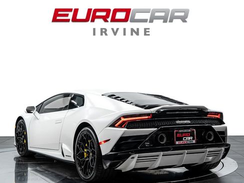 Used 2022 Lamborghini Huracan EVO AWD/4WD image 3