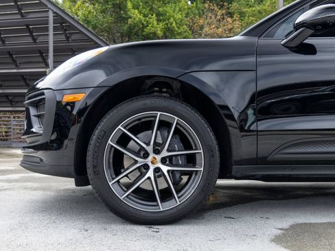 Certified 2026 Porsche Macan AWD/4WD image 13