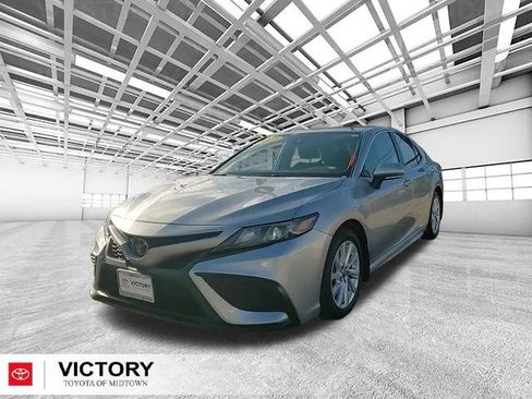 Used 2023 Toyota Camry SE image 8