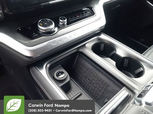 New 2025 Ford Expedition Platinum w/ Stealth Performance Package image 17