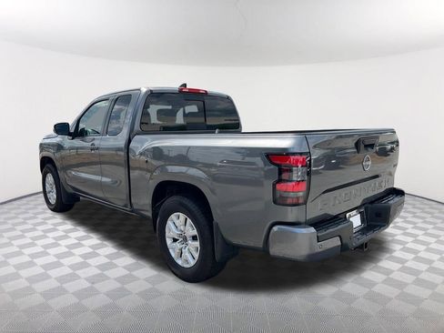 Used 2024 Nissan Frontier SV w/ SV Convenience Package RWD image 7