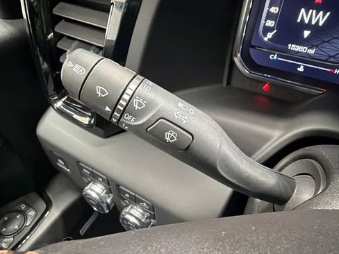 Used 2025 GMC Sierra 2500 AT4 w/ AT4 Premium Plus Package AWD/4WD image 37