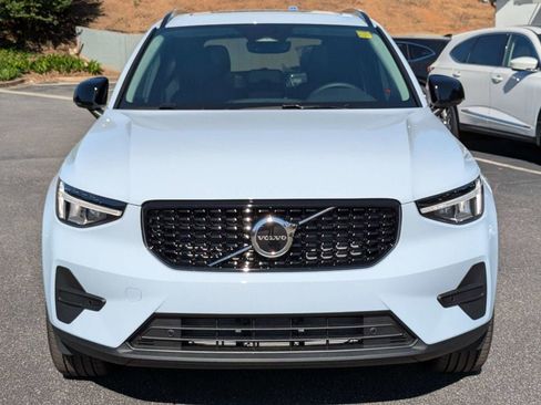 New 2026 Volvo XC40 B5 Core AWD/4WD image 9