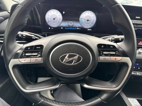 Used 2023 Hyundai Elantra SEL w/ Convenience Package FWD image 10