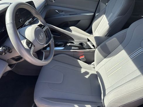 Certified 2025 Hyundai Elantra Sport FWD image 17
