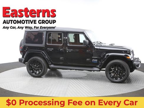 Used 2021 Jeep Wrangler Unlimited Sahara w/ Cold Weather Group AWD/4WD image 47