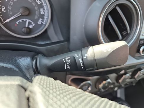 Used 2021 Toyota Tacoma TRD Off-Road w/ Technology Package image 37