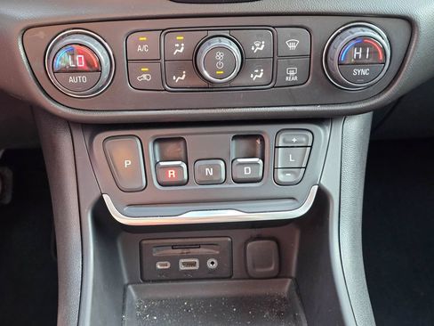 Used 2020 GMC Terrain Denali w/ LPO, Floor Liner Package FWD image 18