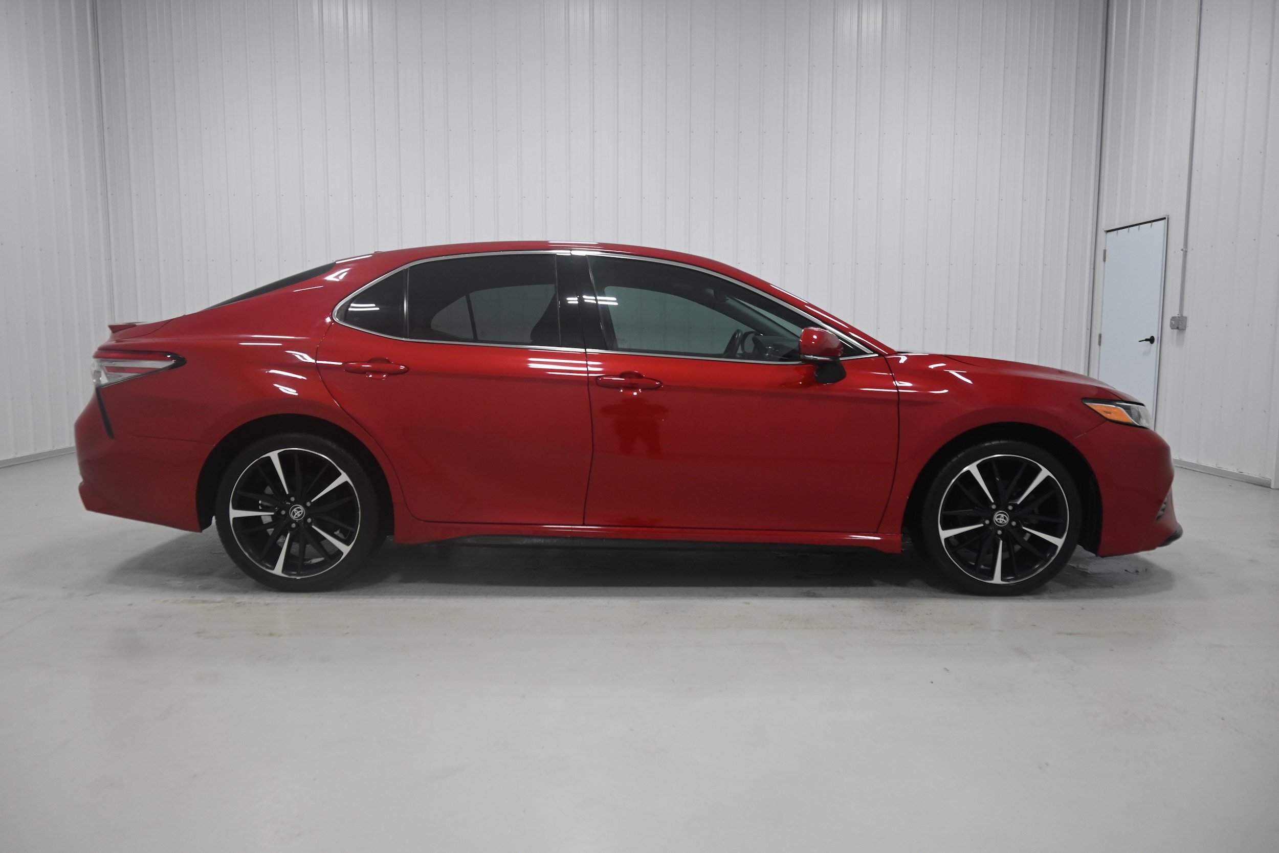 Used 2019 Toyota Camry SE FWD image 29