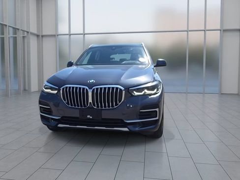 Used 2022 BMW X5 xDrive40i w/ Premium Package AWD/4WD image 3