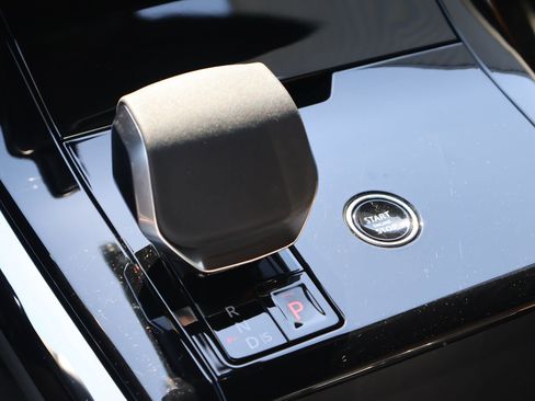 Used 2025 Land Rover Range Rover Sport Dynamic SE AWD/4WD image 24