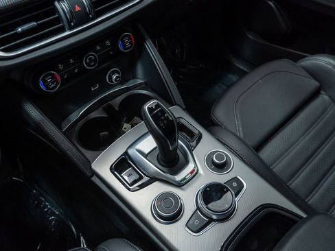 Used 2018 Alfa Romeo Stelvio Ti Sport AWD/4WD image 19