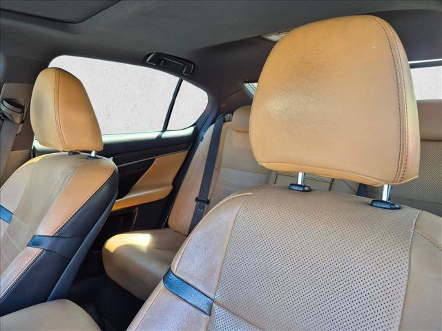 Used 2018 Lexus GS 350 F Sport RWD image 3