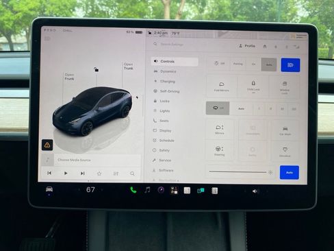 Used 2024 Tesla Model Y Long Range AWD/4WD image 27