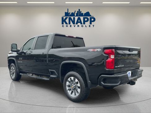 Used 2023 Chevrolet Silverado 2500 Custom w/ Custom Value Package AWD/4WD image 3