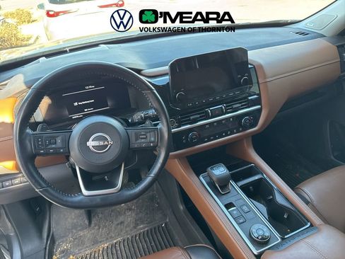 Used 2023 Nissan Pathfinder Platinum image 8