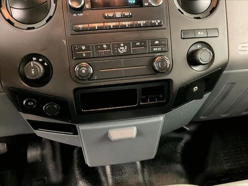 Used 2015 Ford F250 XL w/ Power Equipment Group image 12