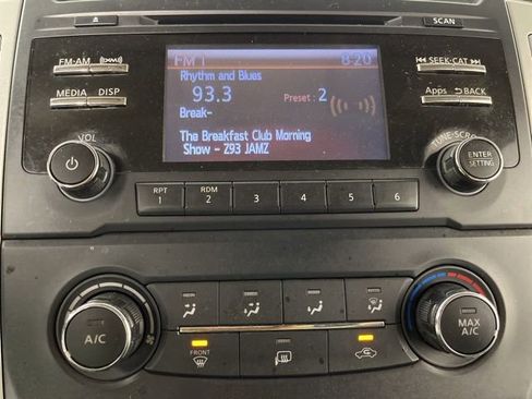 Used 2017 Nissan Titan SV image 25