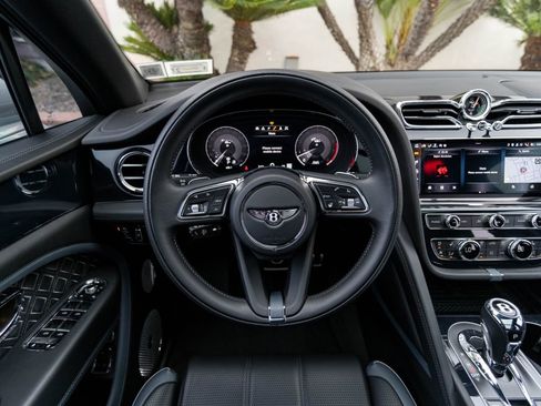 Used 2023 Bentley Bentayga Speed AWD/4WD image 33