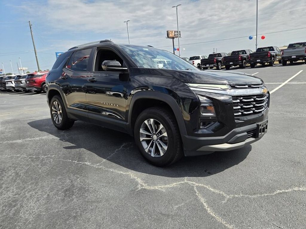 Used 2025 Chevrolet Equinox LT w/ Convenience Package II AWD/4WD image 8