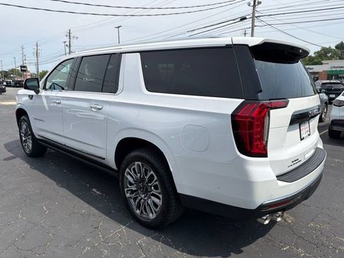 Certified 2023 GMC Yukon XL Denali Ultimate w/ LPO, Floor Liner Package AWD/4WD image 4