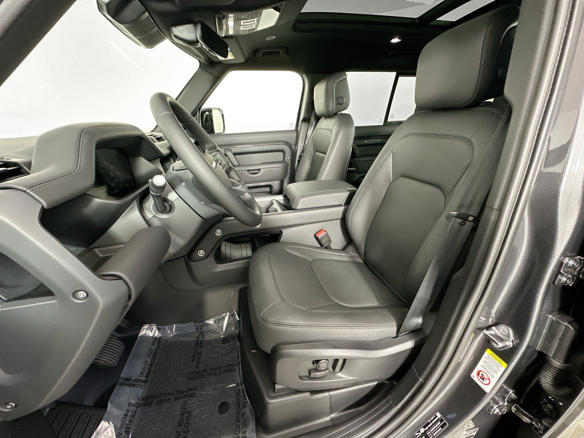 Certified 2025 Land Rover Defender 110 S AWD/4WD image 19