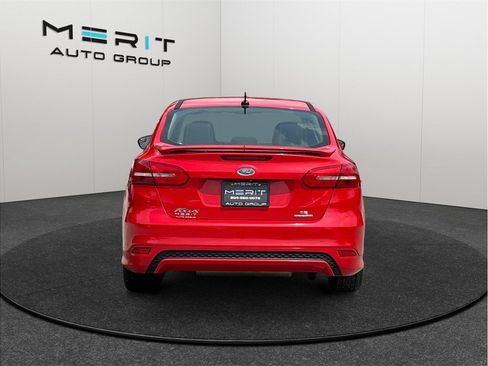 Used 2016 Ford Focus SE w/ SE Sport Package FWD image 8