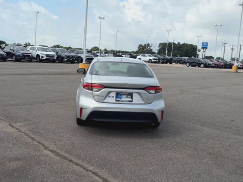 Used 2024 Toyota Corolla LE FWD image 7