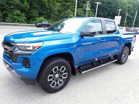 Used 2023 Chevrolet Colorado Z71 w/ Z71 Convenience Package 2 AWD/4WD image 11
