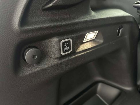 New 2025 Jeep Grand Cherokee L Altitude image 32