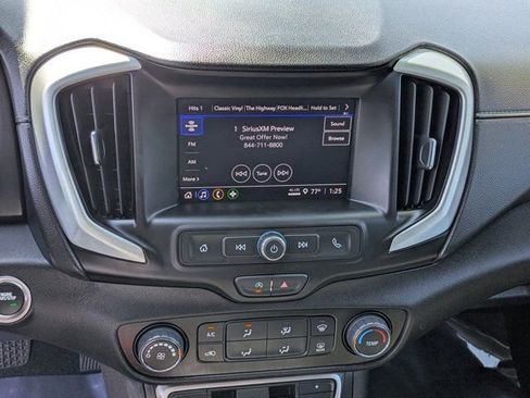 Used 2024 GMC Terrain SLE image 18