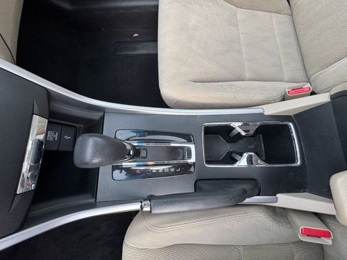 Used 2013 Honda Accord EX image 22