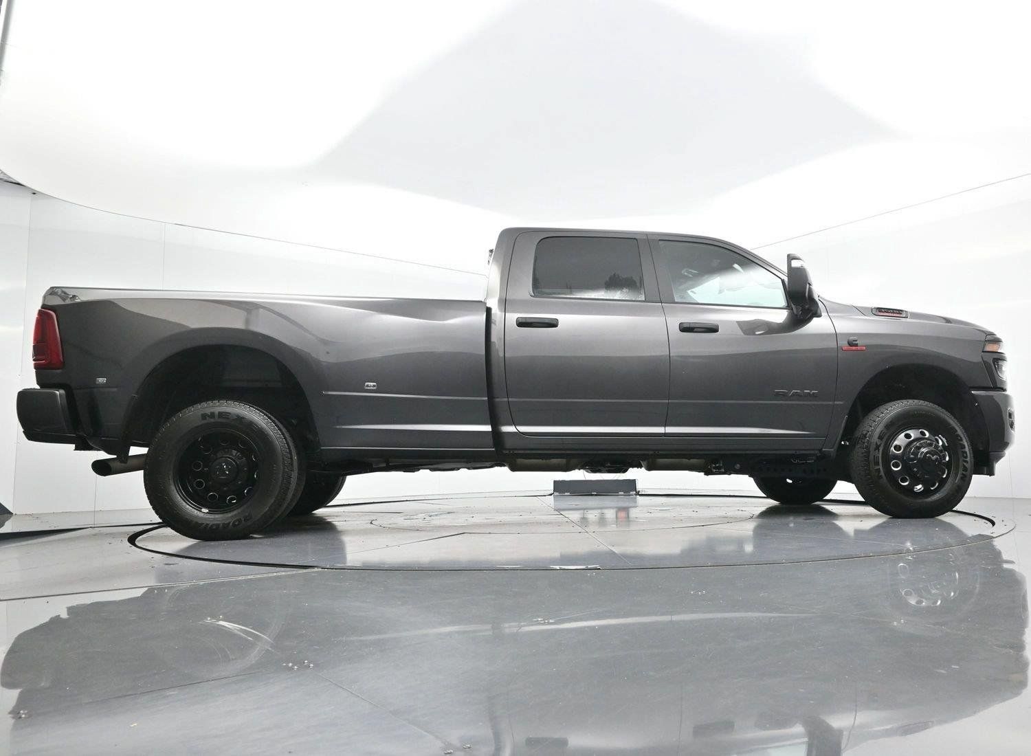 Used 2026 RAM 3500 Big Horn AWD/4WD image 48