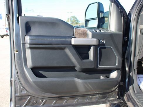 Used 2017 Ford F250 Lariat w/ Lariat Value Package image 19