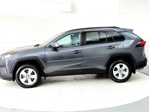 Used 2020 Toyota RAV4 XLE w/ Convenience Package image 3