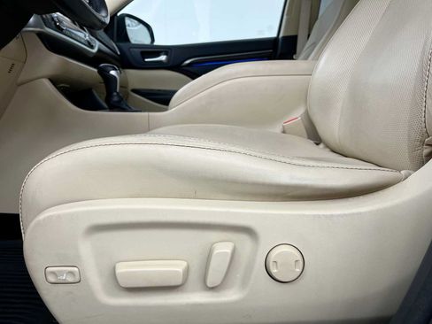 Used 2014 Toyota Highlander Limited Platinum AWD/4WD image 20