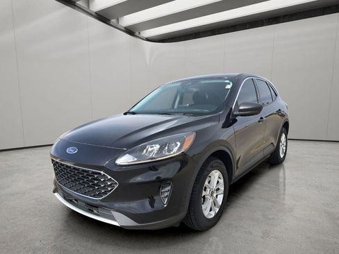 Used 2022 Ford Escape SE w/ Cold Weather Package image 1